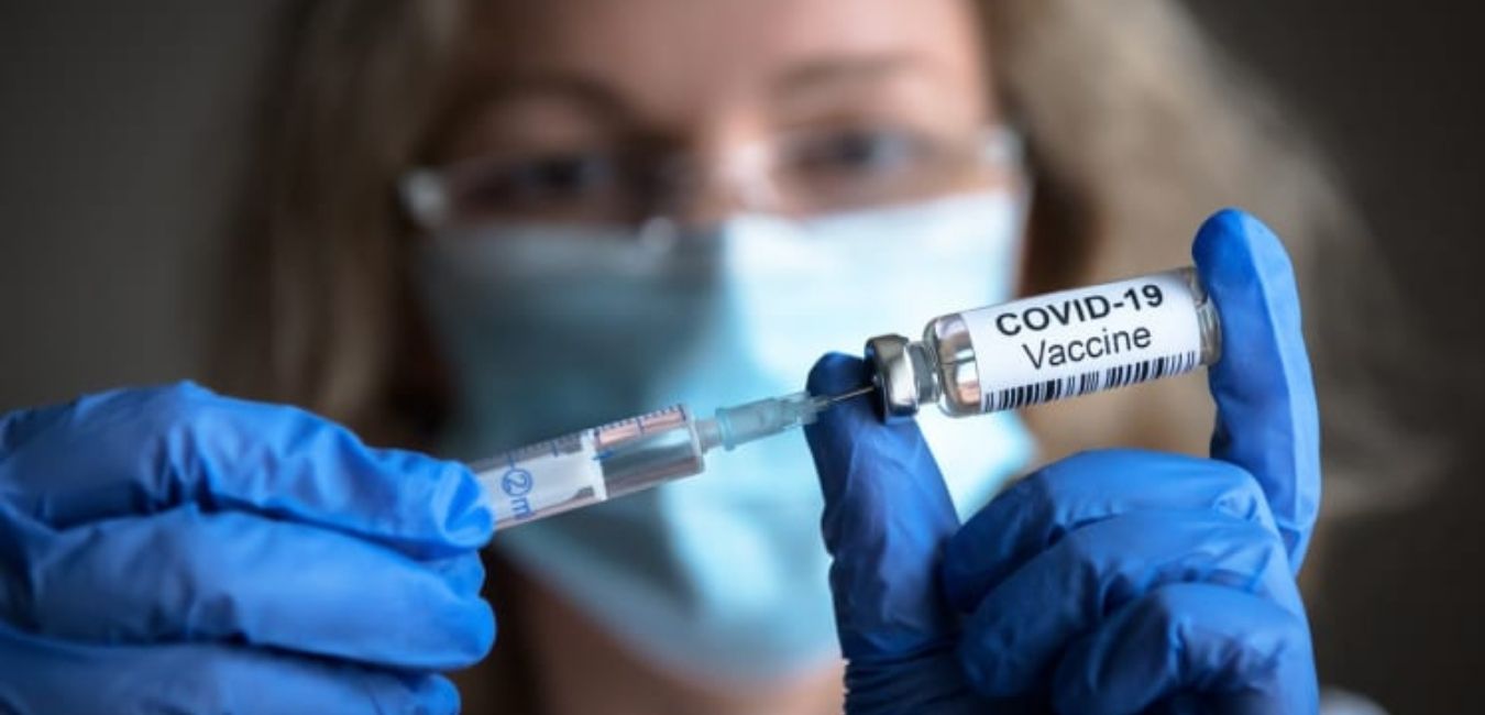 A doctor denies having violated the Hippocratic Oath by stating that she will not treat those not vaccinated against COVID-19 in person
