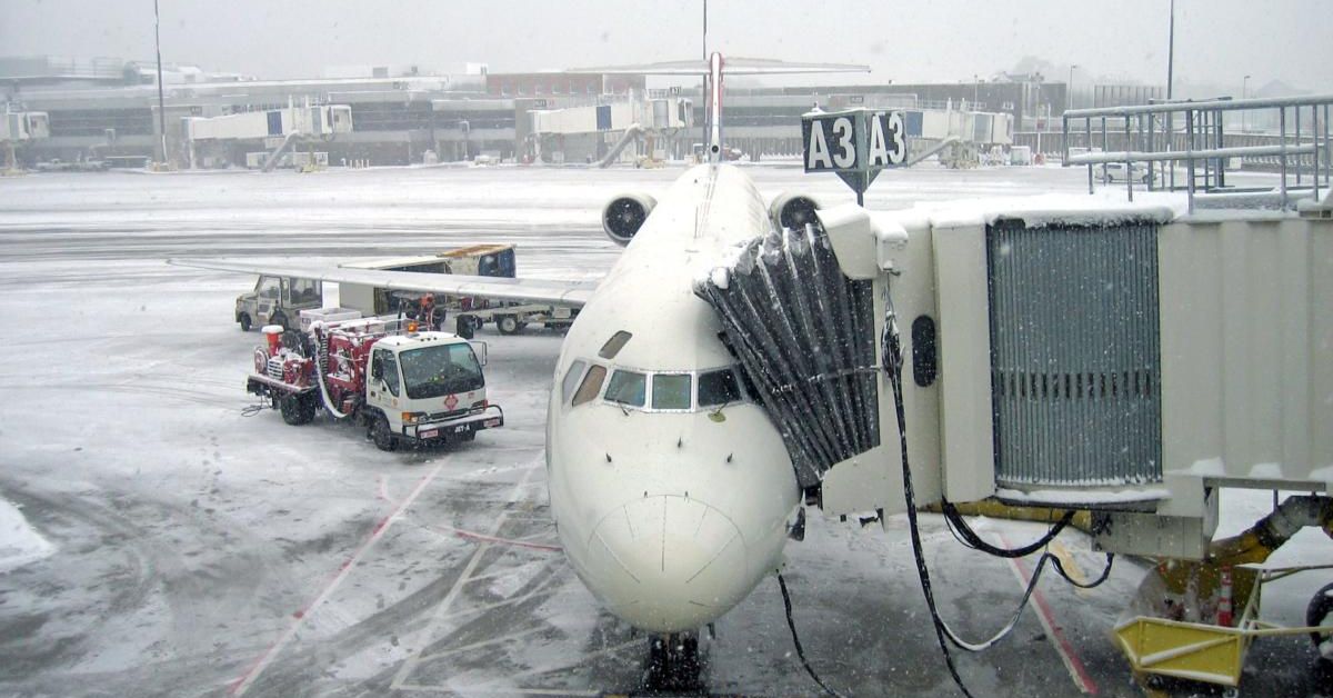 During The Holidays, A Winter Storm Cancels 4,400 Flights In The U.S