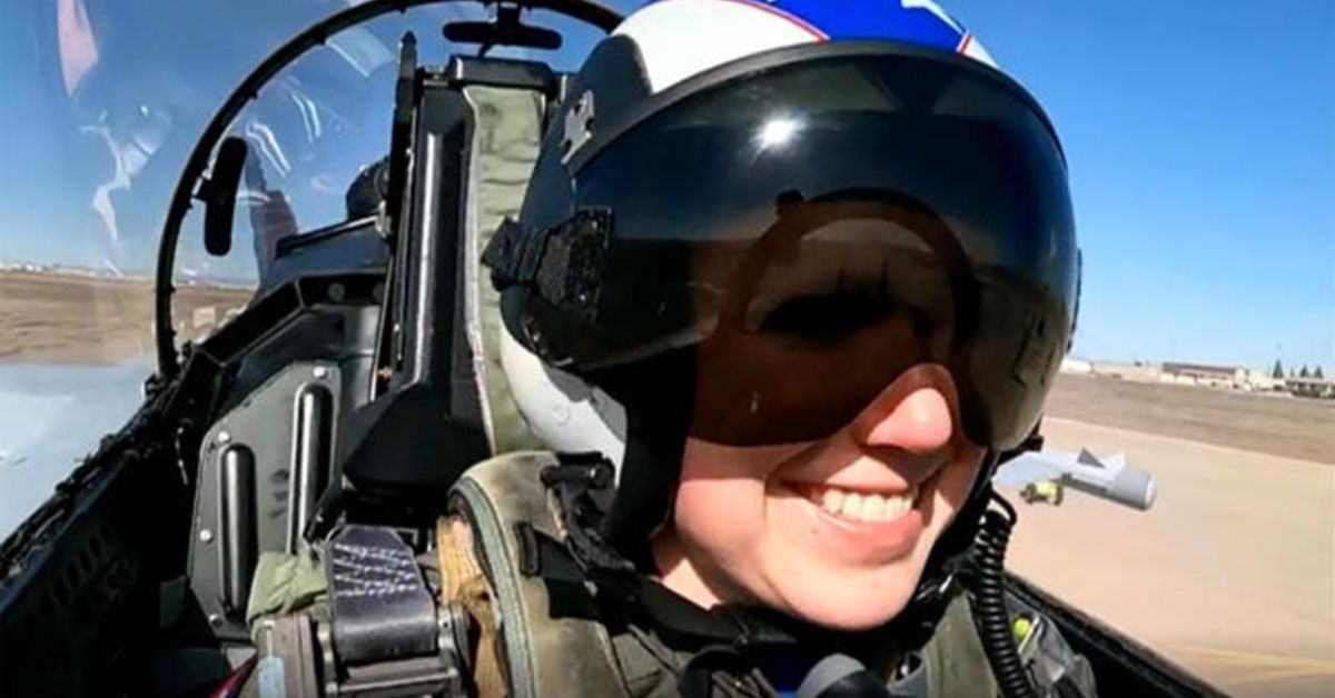 A Team Of All Women Pilots Is The First Ever To Fly Over The Super Bowl